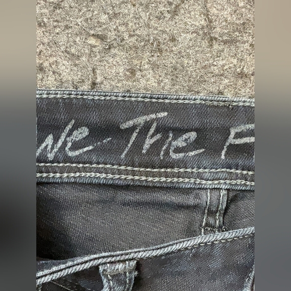 We The Free Cargo Skinny Jeans – Dark Wash – Size 24 – NWT - Picture 3 of 5